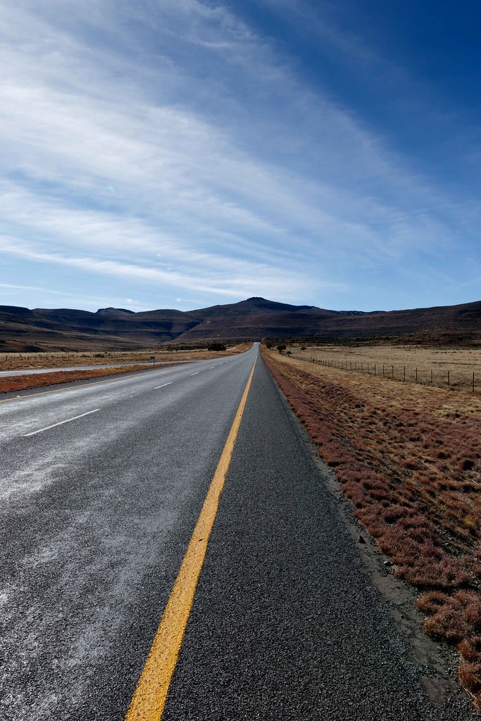 The road leading to the mountains in Graaff-Reinet