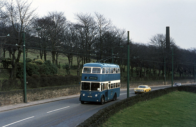 Bradford Trolley 712 near Thornton. Mar'72.