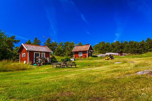 Red cottages, Fjärdlång, Stockholm (Sweden) | by Tommie Hansen