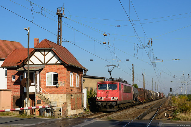 Güterzug am Bahnübergang Stumsdorf