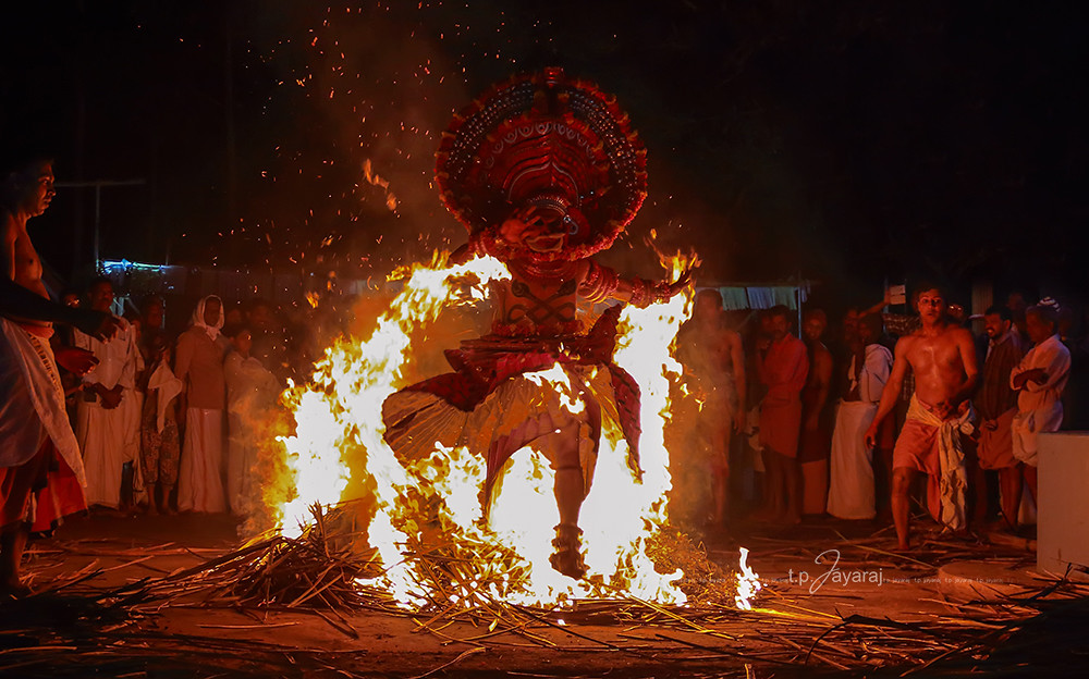 Kandanar Kelan Theyyam @ Cheruthazham kannur. | jayaraj tp | Flickr