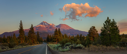 california road sunset summer mountain northerncalifornia mtshasta activevolcano summerroadtrip