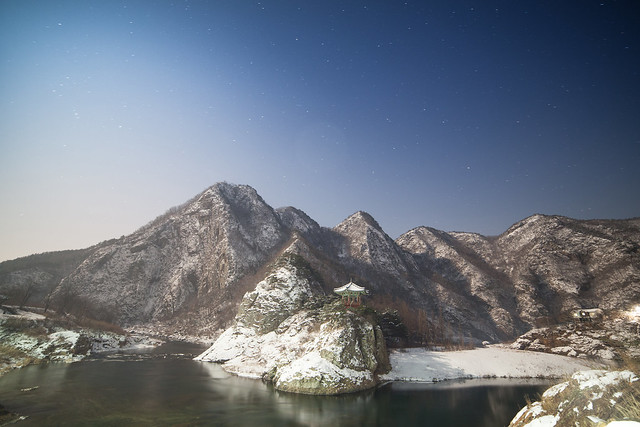 Night view embraces the mystical Korea