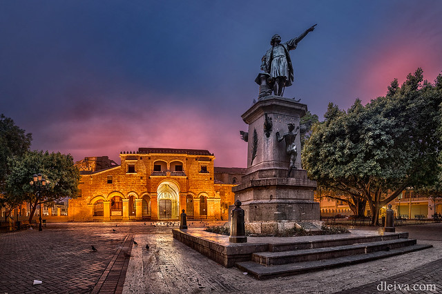 Dominican Republic, Santo Domingo, Zona Colonial, statue of Columbus and Primada de America cathedral
