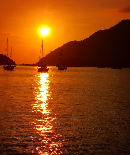 yachtpagos langkawi malaysia sunset orange island