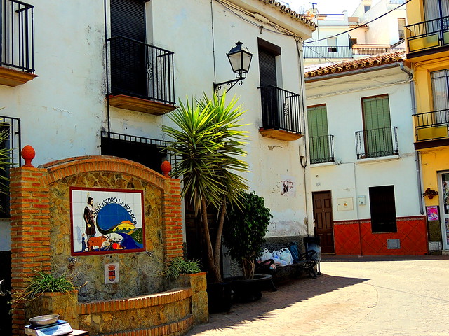 <Fuente de San Isidro> Guaro (Málaga)