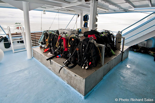 Dive deck