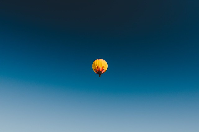 Floating Air Balloon - Credit to https://bestpicko.com/