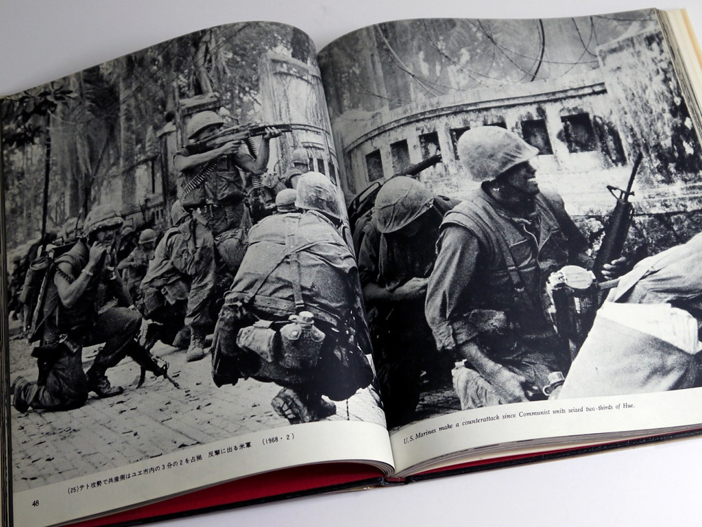 Kyoichi Sawada BATTLEFIELD - Vietnam War Photobook