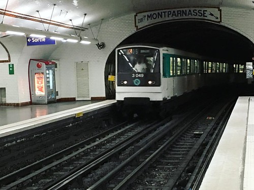 Station de mtro Notre-Dame-des-Champs  Paris #metroparisien #metroparis #parismetro #metro #paris #notredamedeschamps #notre