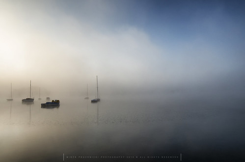 pentax radymno samyang14mm zek autumn boat fog lake landscape misty morning morninglight softlight województwopodkarpackie polska