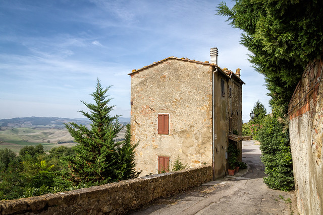 Tuscany - Quiet Lane In Piensa