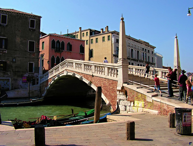 Ponte Guglie, Venice, Italy.