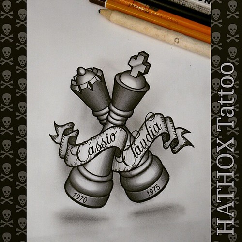 A Rainha é uma peça maior do jogo de xadrez, é a peça de maior valor  relativo do jogo @liciosilvasantosjunior #tatuagem #tattoo…