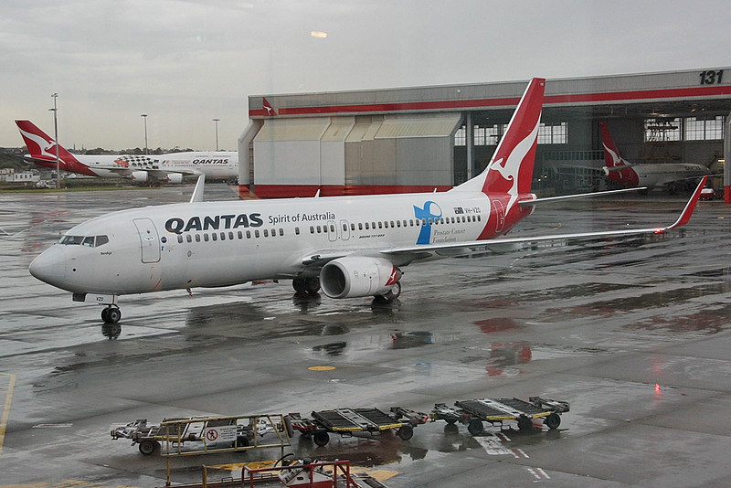 Qantas737-838-VH-VZO-3