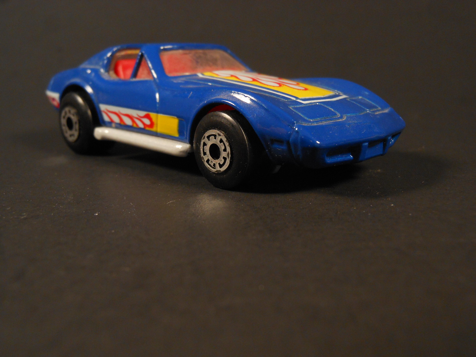 1983 MATCHBOX SUPERFAST 40 BLUE CORVETTE T-ROOF GREY BASE WITH SIDE PIPES NEW IN 