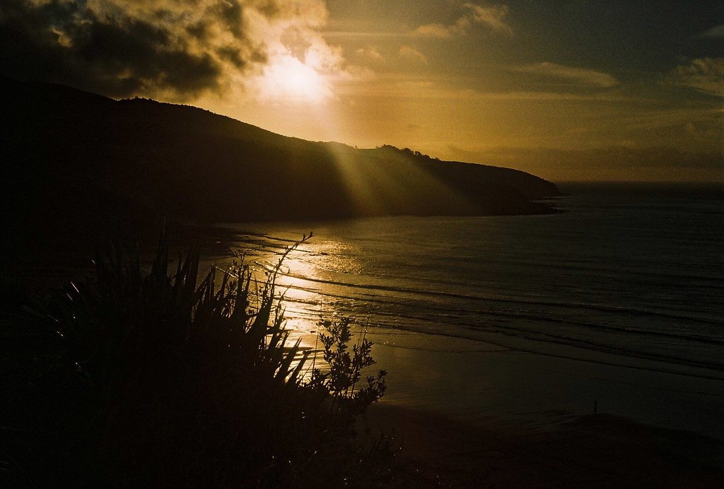 Sunset Raglan Sunset | Raglan, New Zealand | Victor Fisher | Flickr