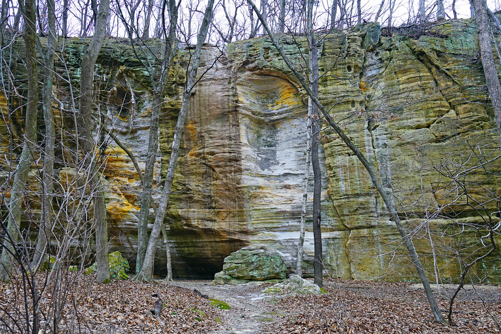 Early spring day in Starved Rock State Park, Illinois, USA