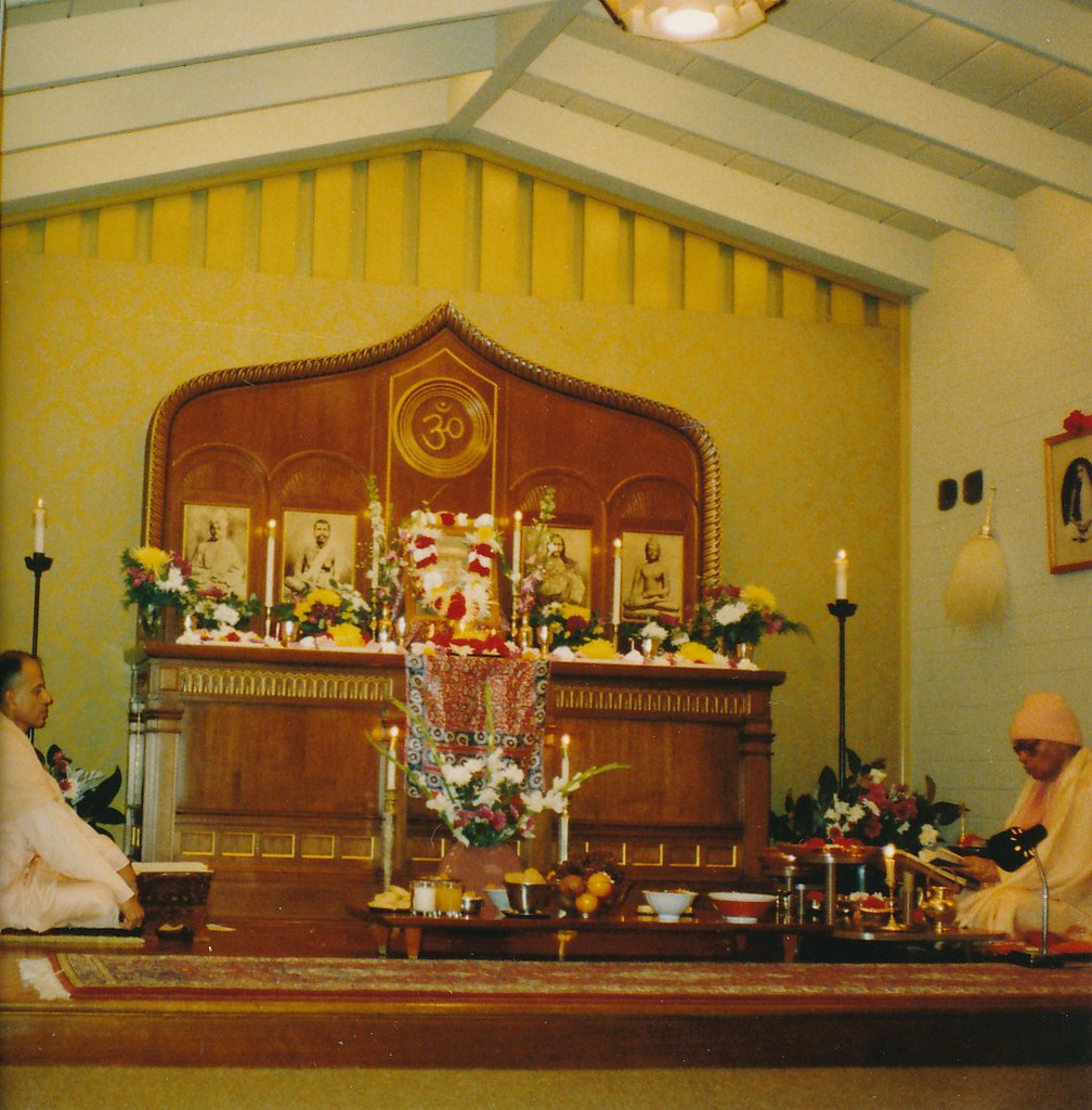 Swami Prapannananda Swami Shraddhananda Durga Puja