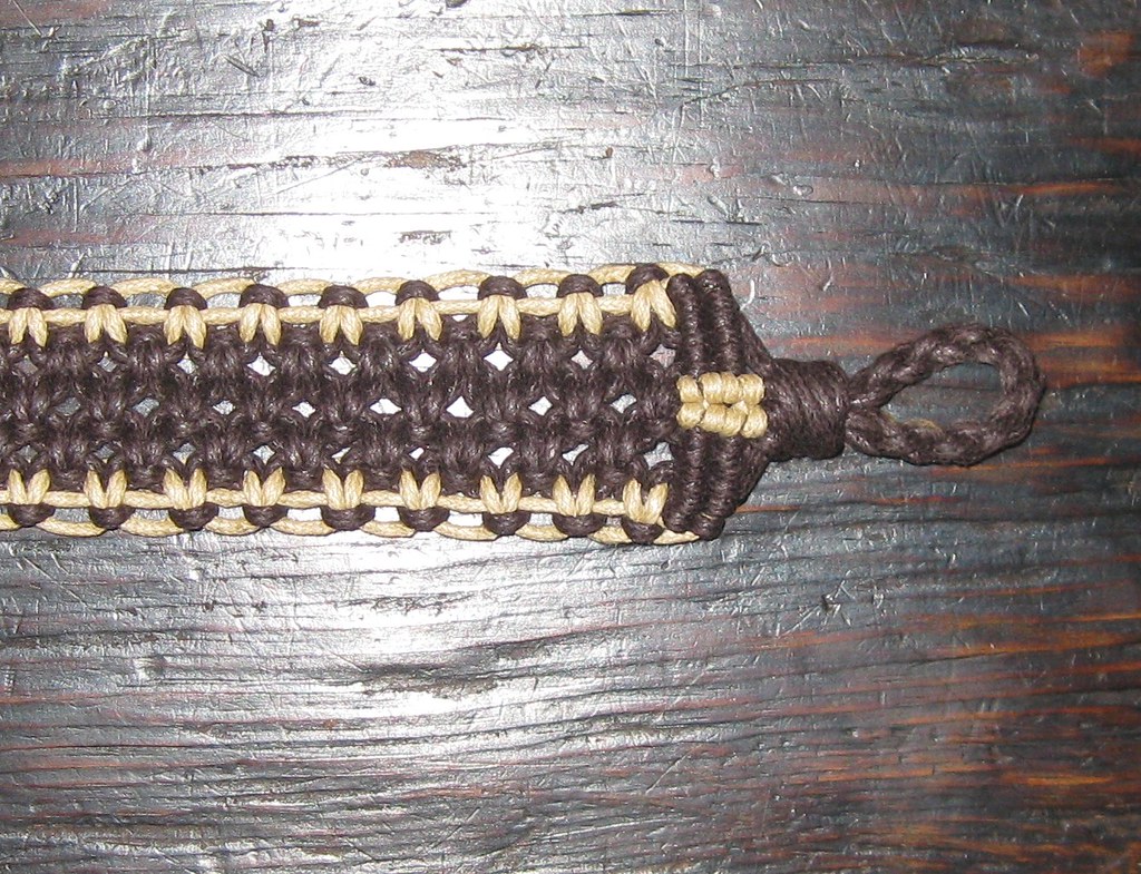 simple macrame guitar strap (head end), Beweave It Or Knot