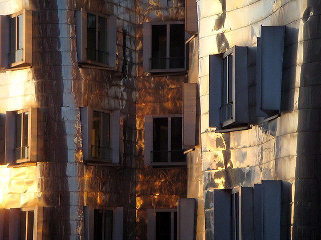 Gehry brennt