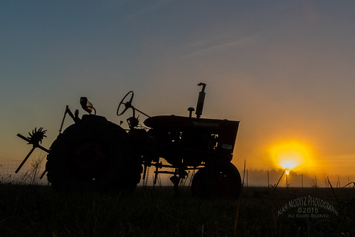 sunset sky cloud sun tractor colour silhouette evening washington unitedstates sundown ridgefield 2015 dayend