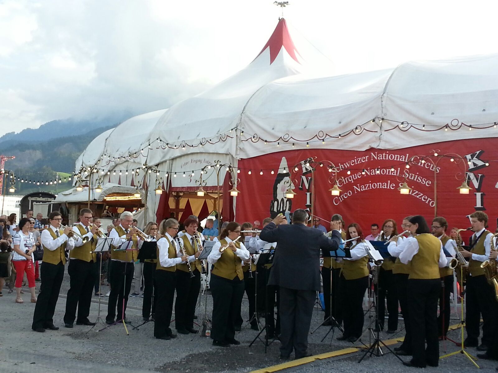 Zirkus Knie Premiere auf der Allmend in Luzern am 23.07.2016