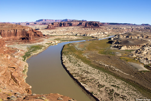 river desert mesas water lakepowell hite overlook glencanyon nationalrecreationarea utah canonrebelt4i coloradoriver unitedstates america usa