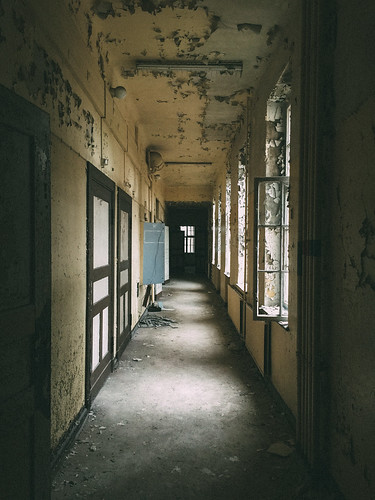 dark hallways | by ftrc