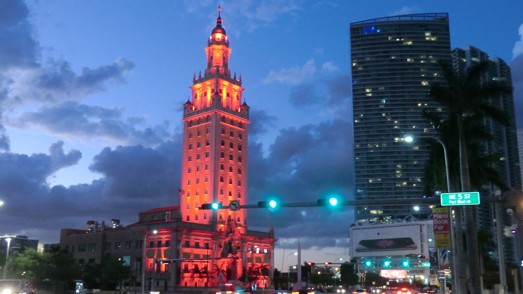 Miami: Freedom Tower at dusk
