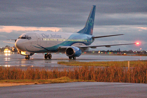 Ourairlines737-3Y0-VH-INU