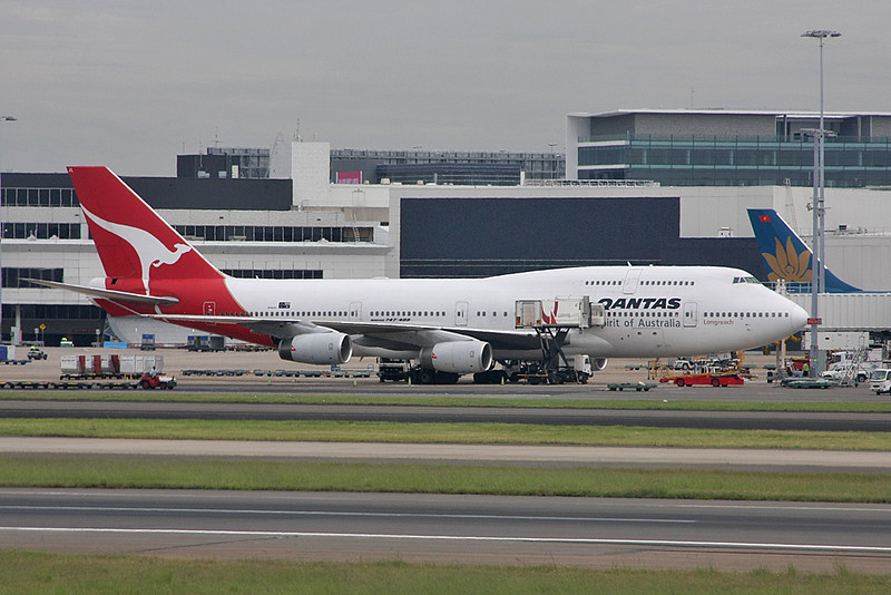 Qantas747-438-VH-OJL