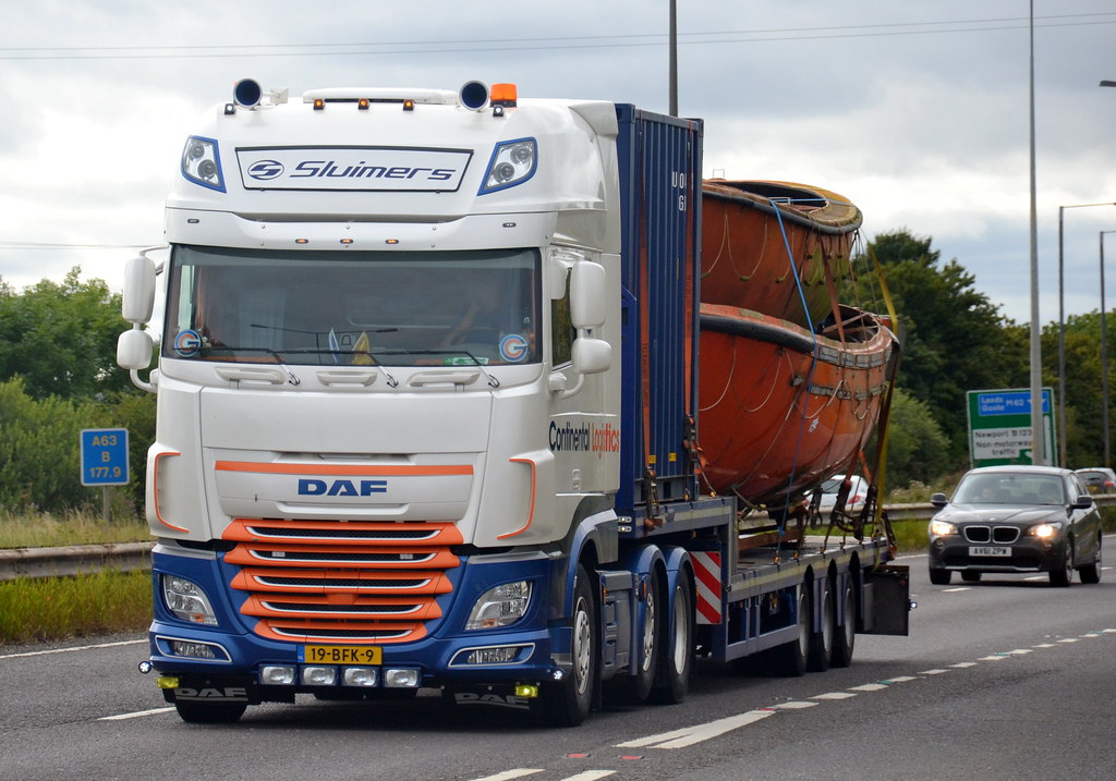 19-BFK-9 DAF XF106 of CONTINENTAL LOGISTICS A63 Eastbound @ SOUTH CAVE heading for HULL DOCKS ,Thursday 11th AUGUST 2016