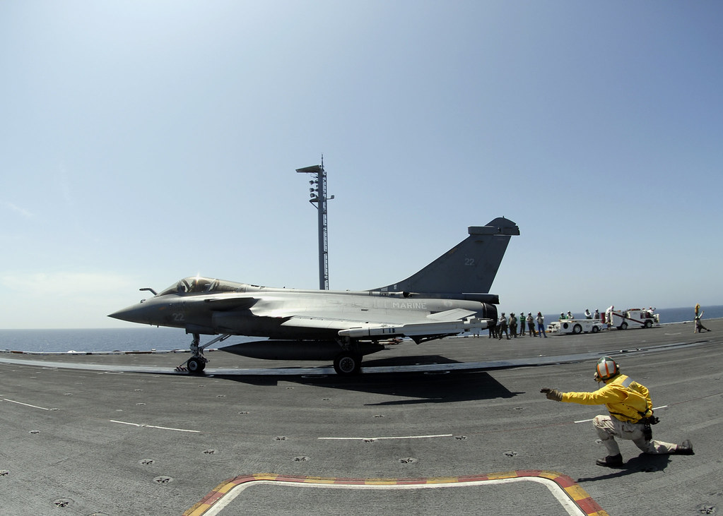 A French F-2 ''Rafale'' fighter launches off the flight d… | Flickr