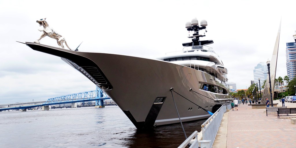 owner of the jacksonville jaguars yacht
