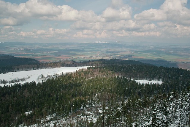 View from Szczeliniec Wielki. Widok od strony schroniska na Szczelińcu Wielkim