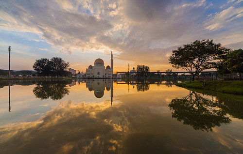 reflection architecture mosque malaysia symbolic islamic assalam beautifulasia