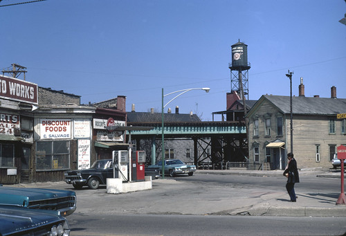 Gas station and CTA elevated train tracks, Dayton Street