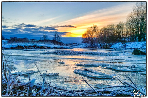 cameraphone winter sunset water skyline reflections finland river evening frozen nokia frost turku outdoor calm serene sunrays aurajoki åbo southwestfinland snapseed lumia1020