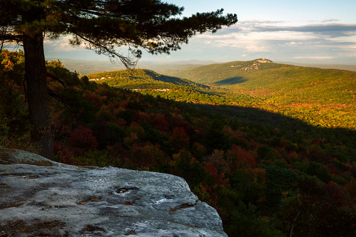 autumn minnewaskastateparkpreserve fallfoliage shawangunkridge valley ulstercounty newyork trees kerhonksonny fall sunset clouds