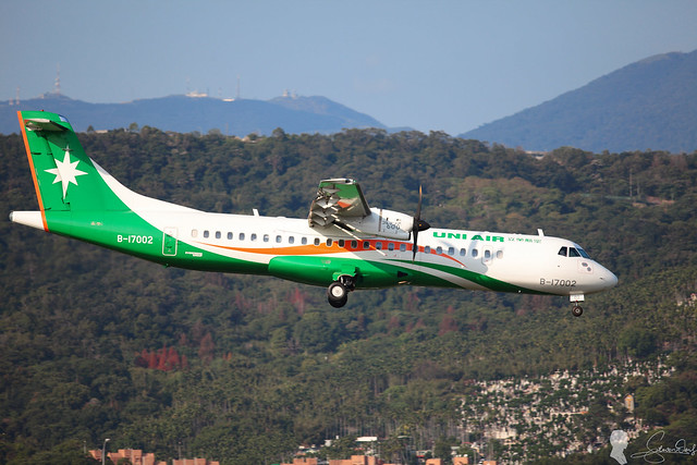UNI AIR ATR-72-600 B-17002