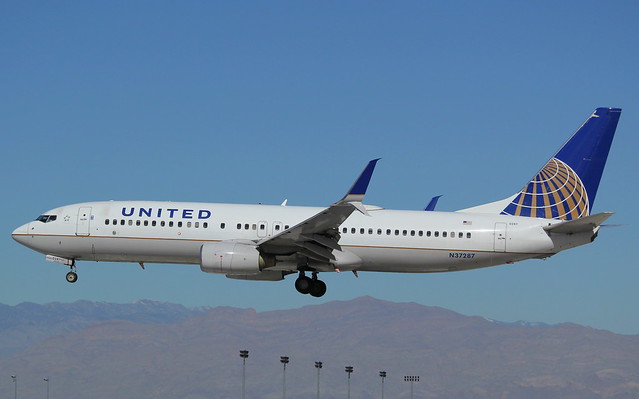 N37287 Boeing 737 United Airlines