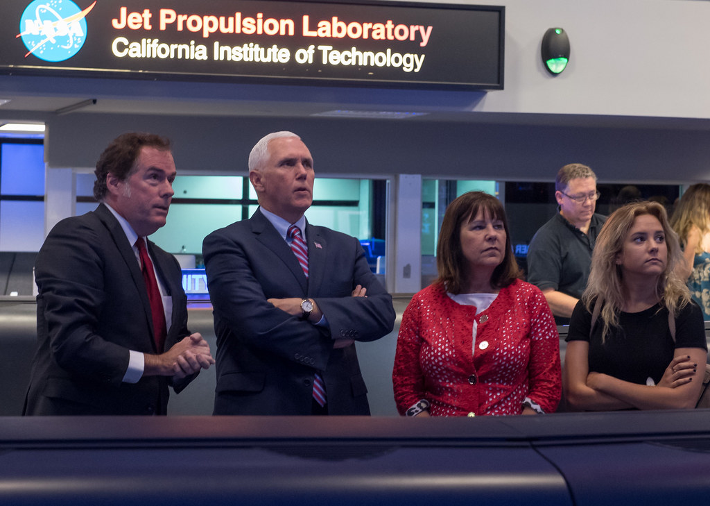 Vice President Pence Tours Jet Propulsion Laboratory (NHQ201804280003)