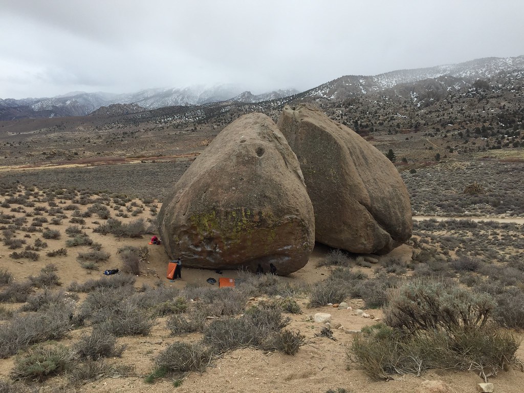 Lower Smoking Boulder