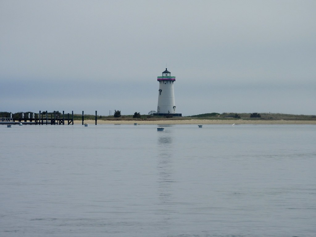 Edgartown Lighthouse. Photo by howderfamily.com; (CC BY-NC-SA 2.0)