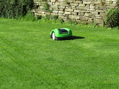 Lawn mowing robot!