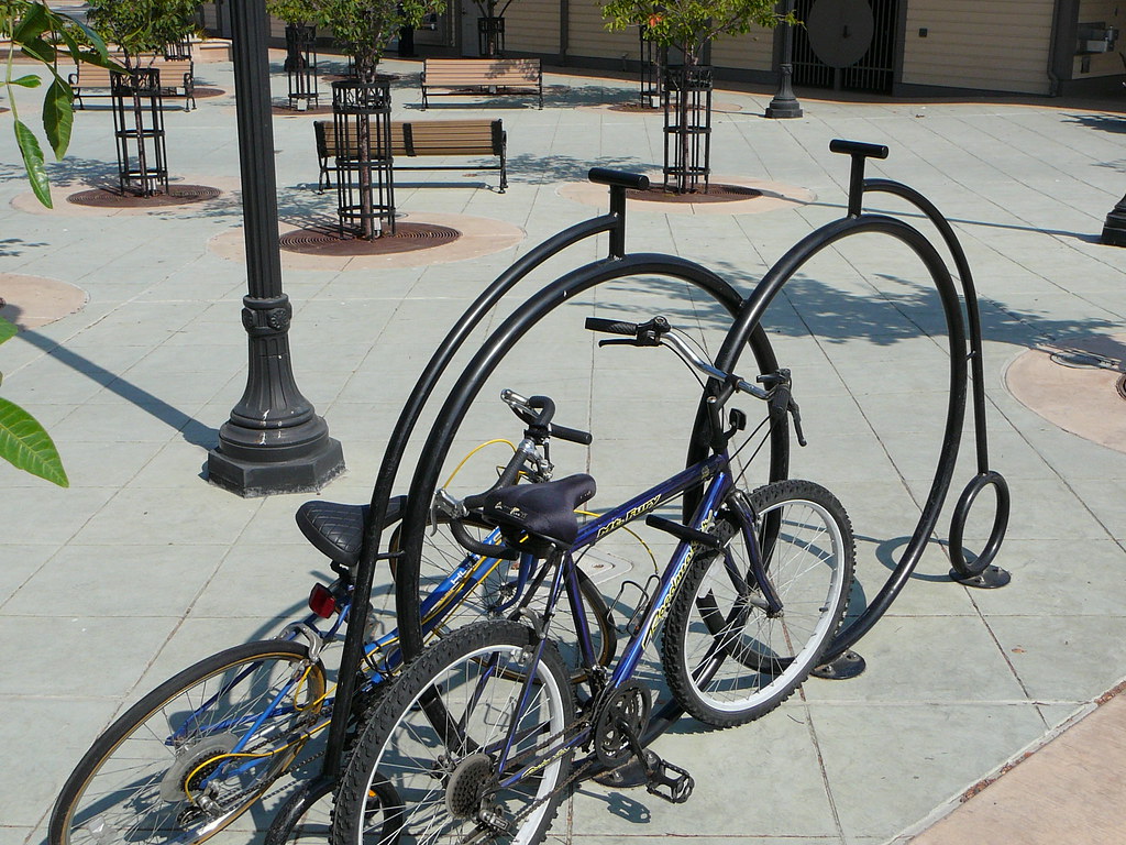 Mountain View Caltrain - Bike Racks | The courtyard of the c… | Flickr