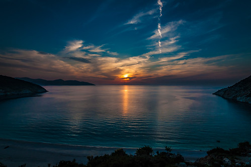 blue sunset orange beach water backlight clouds mediterranean greece kefalonia goldenhour myrtos