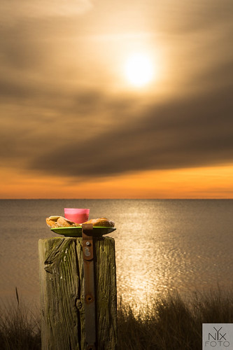 Project Fika - pole by Allan Bank, 2014-12-29 Project Fika - a pole by the beach outside Ystad during sunset. Foto: Allan Bank / nYxfot