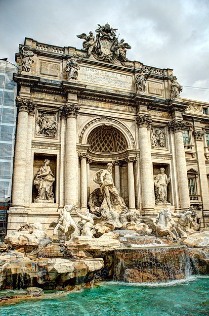 IT Rome Trevi Fountain